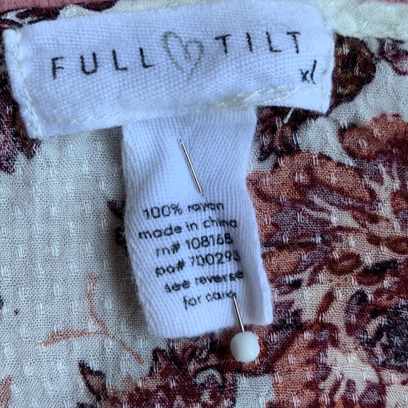 Full🤍Tilt floral rayon blouse with soft floral colors. GUC. No noted flaws. - Picture 2 of 8